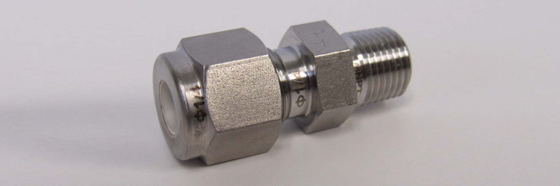304 Stainless Steel Reducer – 1-1/4" BSP Male To 1" BSP Female Pipe Fitting